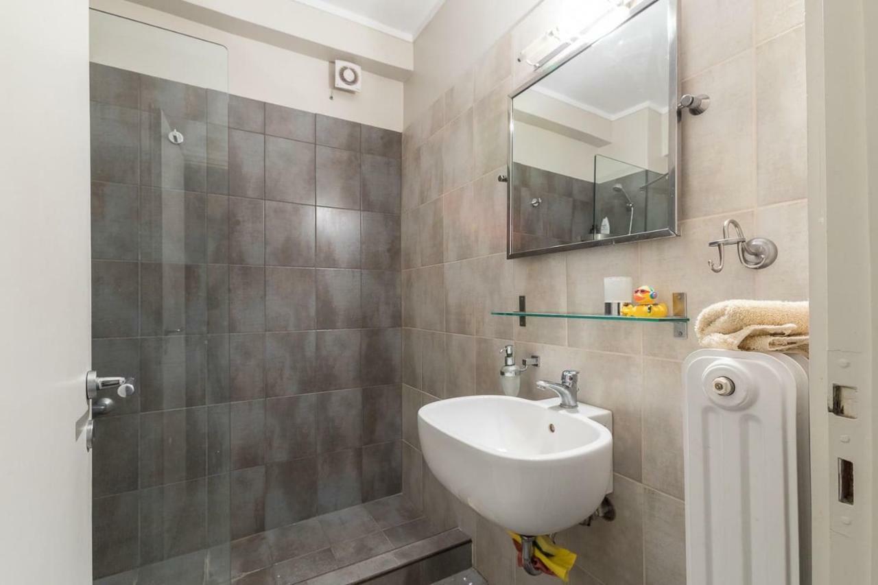 Spacious & Modern Flat In Heart Of Αθήνα Εξωτερικό φωτογραφία